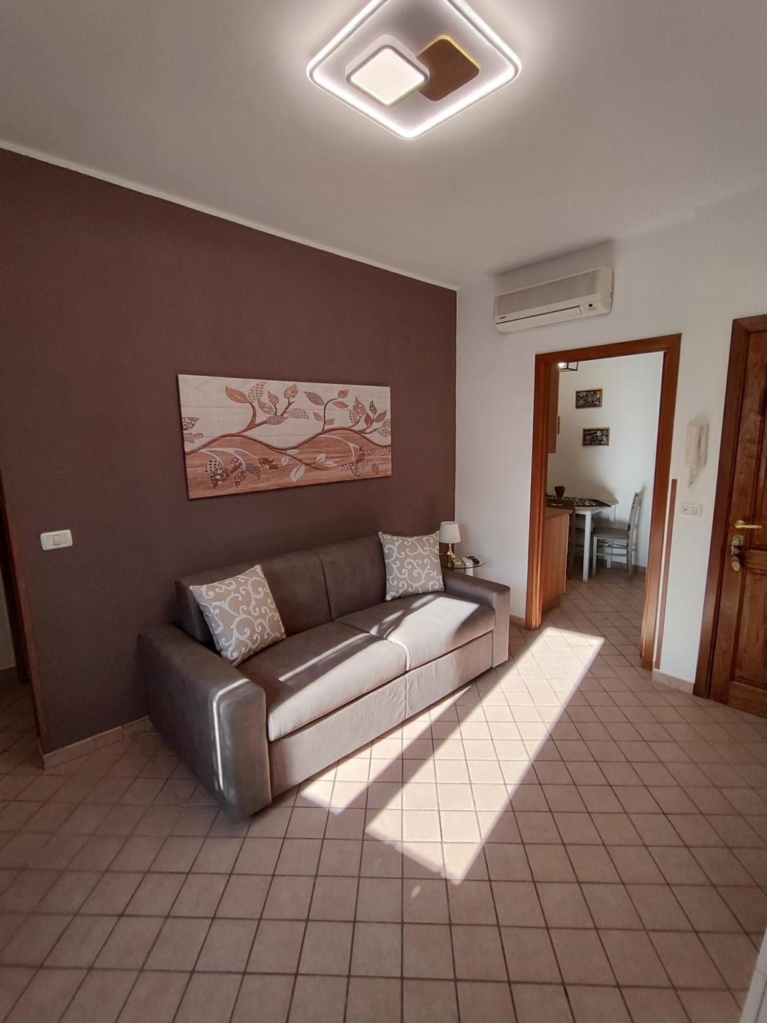Le Del Cortile 3 *